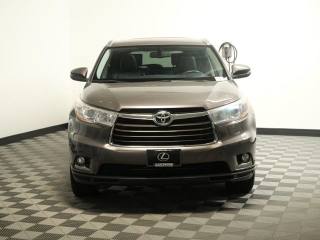 Used 2016 Toyota Highlander Limited with VIN 5TDDKRFH2GS312857 for sale in Maplewood, Minnesota