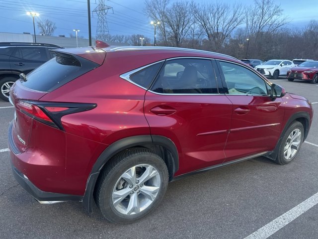 2017 Lexus NX 200t Luxury photo 3