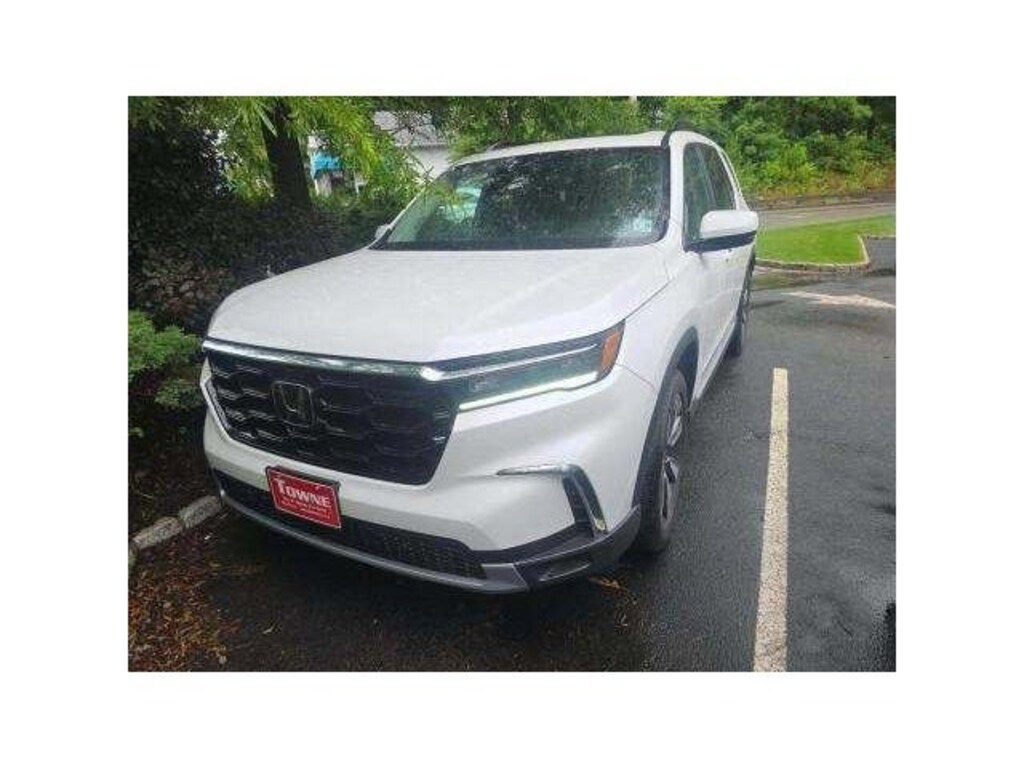 Used 2025 Honda Pilot Touring SUV