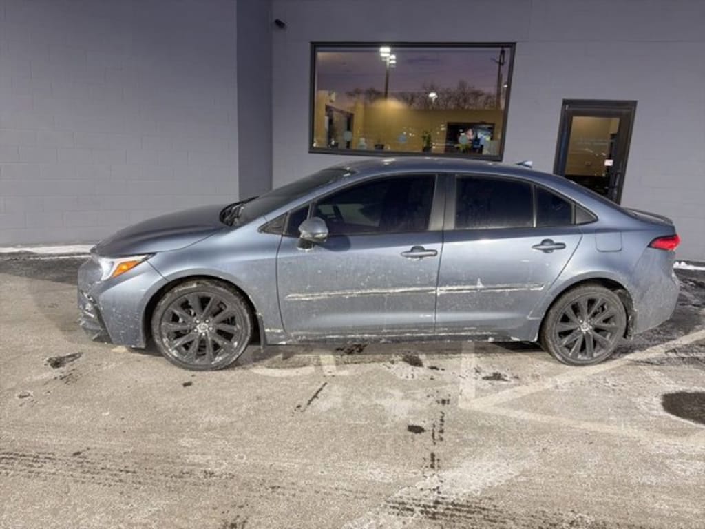 Used 2024 Toyota Corolla SE Sedan
