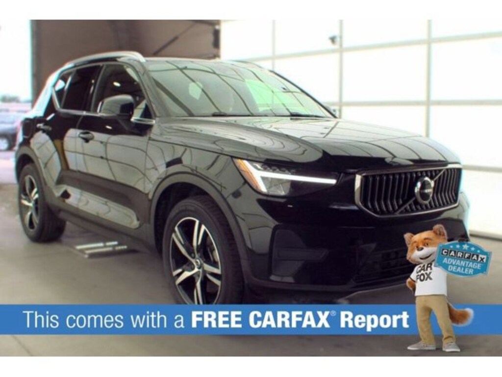 Used 2024 Volvo XC40 B5 Core SUV