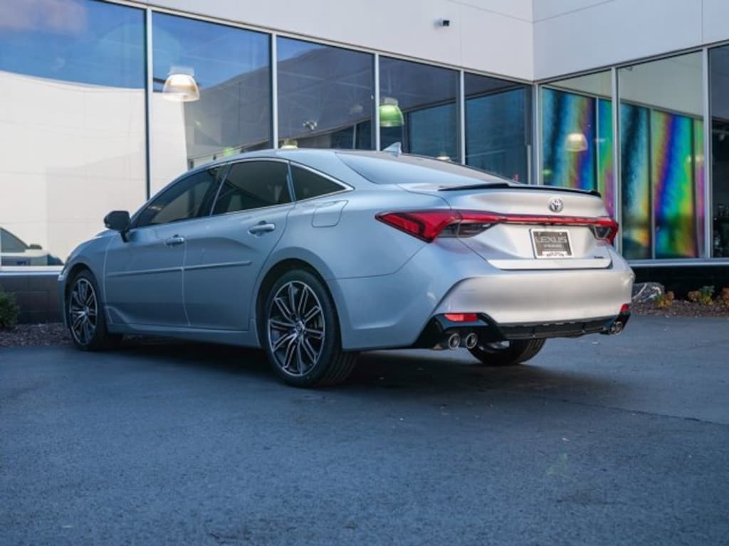 Used 2019 Toyota Avalon XSE Sedan
