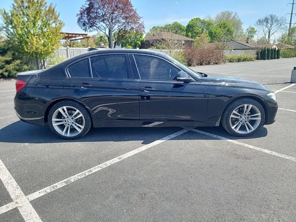 Used 2018 BMW 3 Series 330i xDrive Sedan