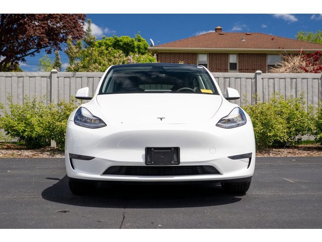Used 2020 Tesla Model Y Long Range with VIN 5YJYGDEE8LF009349 for sale in Milwaukee, WI