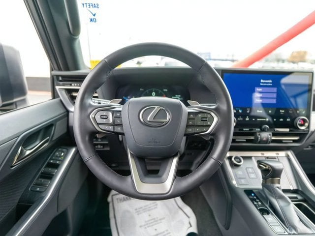 2024 Lexus GX Luxury - Photo 18