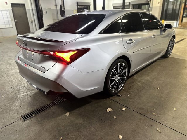2019 Toyota Avalon XLE XSE Touring Limited photo 3