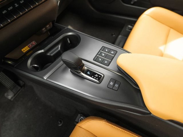 2026 Lexus UX Hybrid 300h Premium - Photo 24
