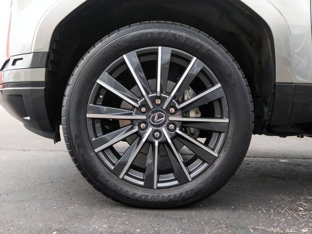 2024 Lexus GX Luxury - Photo 11