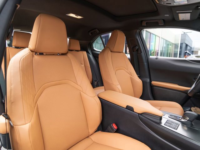 2026 Lexus UX Hybrid 300h Premium - Photo 16