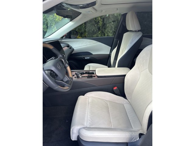 2023 Lexus RX 350h Luxury photo 4