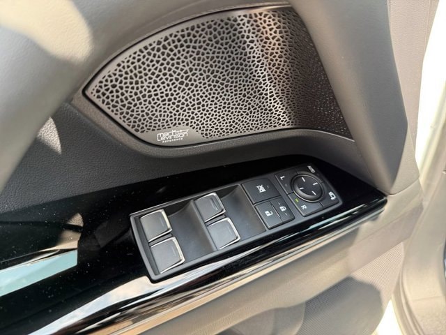 2026 Lexus LX 600 Premium - Photo 25