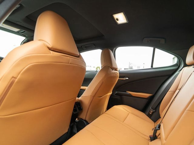 2026 Lexus UX Hybrid 300h Premium - Photo 15