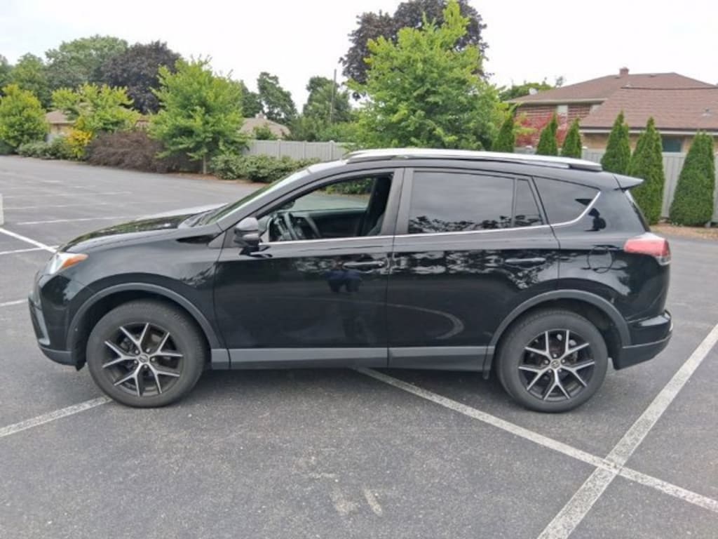 Used 2017 Toyota RAV4 SE SUV