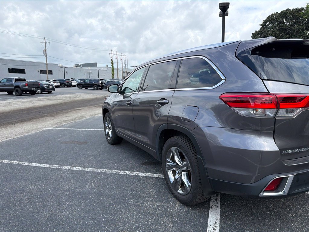 Used 2019 Toyota Highlander Hybrid Limited Platinum SUV