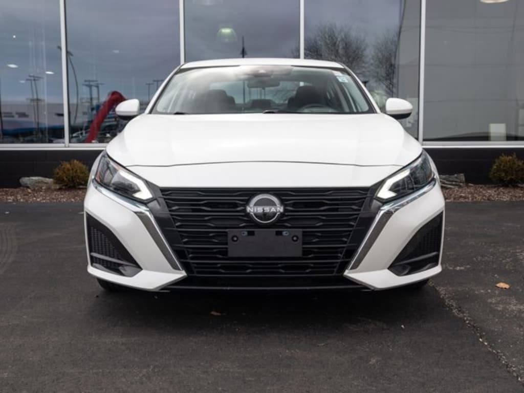 Used 2023 Nissan Altima 2.5 SV Sedan