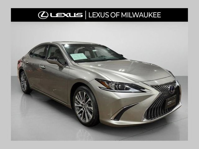 2021 Lexus ES 300h 300h's photo