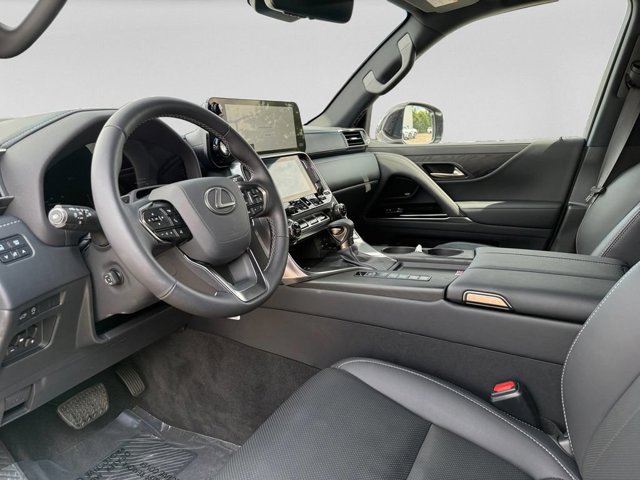 2026 Lexus LX 600 Premium - Photo 14