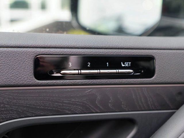 2024 Lexus LX Luxury - Photo 24