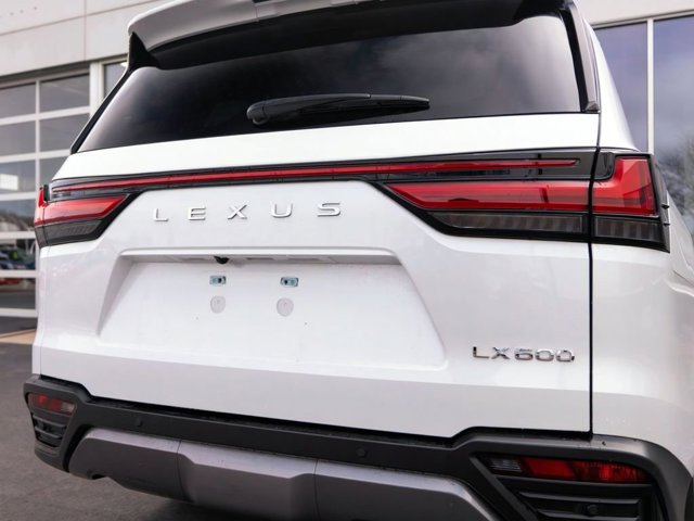 2024 Lexus LX Luxury - Photo 15