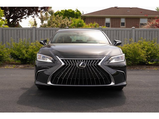 Used 2022 Lexus ES 250 with VIN 58AD11D14NU009103 for sale in Milwaukee, WI
