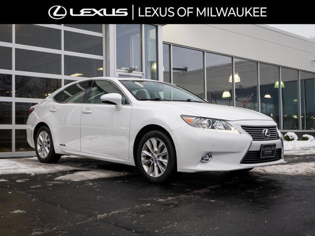 2014 Lexus ES 300h's photo