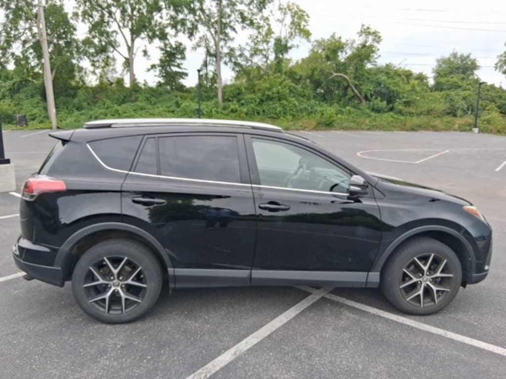 Used 2017 Toyota RAV4 SE SUV