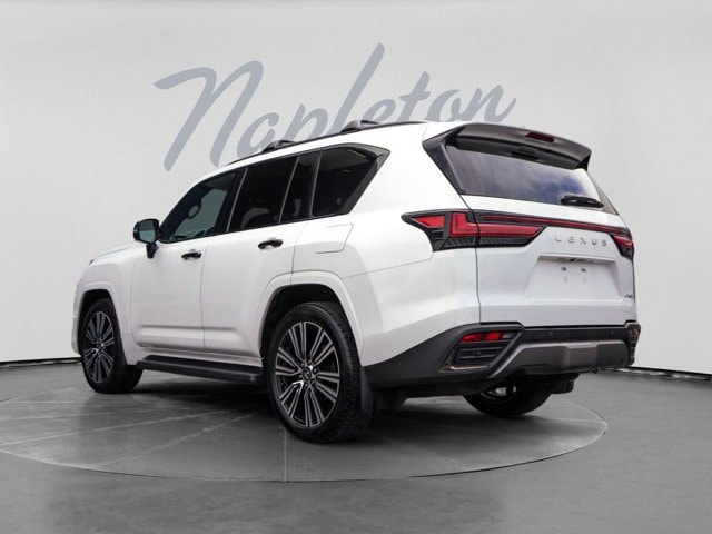 2024 Lexus LX Luxury - Photo 7