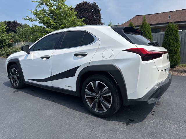 2021 Lexus UX 250h photo 4