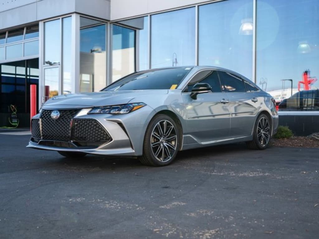 Used 2019 Toyota Avalon XSE Sedan