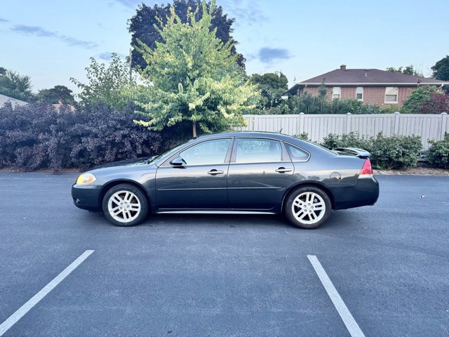2013 Chevrolet Impala LTZ photo 2