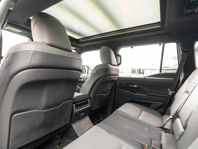 2024 Lexus GX Luxury - Photo 16