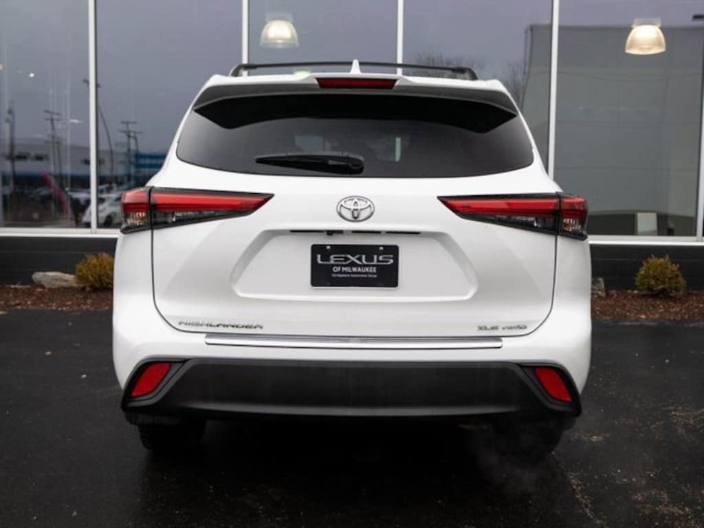 Used 2023 Toyota Highlander L SUV