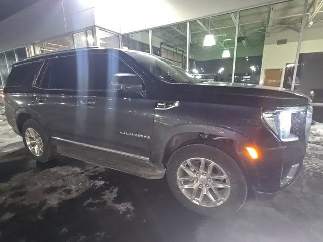 2024 GMC Yukon SLT's photo