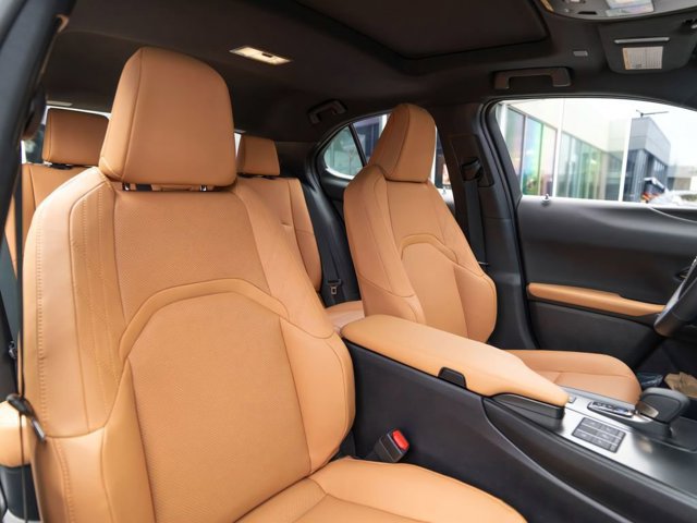 2026 Lexus UX Hybrid 300h Premium - Photo 16