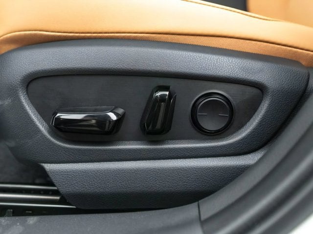 2026 Lexus UX Hybrid 300h Premium - Photo 22