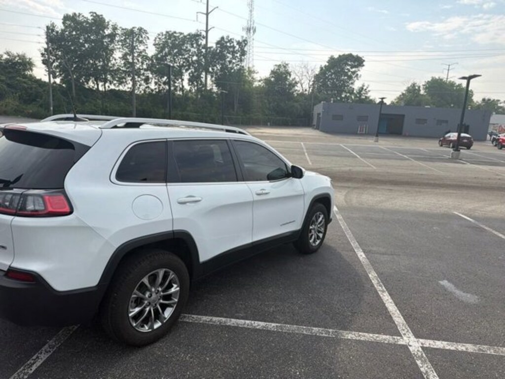 Used 2021 Jeep Cherokee Latitude Plus SUV