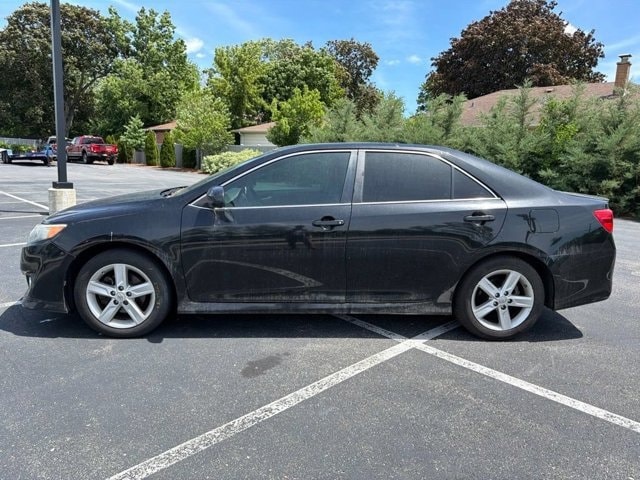 Used 2013 Toyota Camry SE with VIN 4T1BF1FK1DU652979 for sale in Glendale, WI