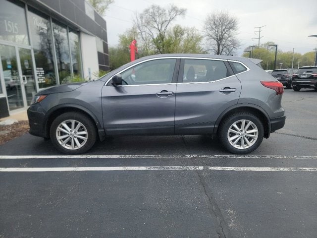 Used 2018 Nissan Rogue Sport S with VIN JN1BJ1CR9JW282579 for sale in Glendale, WI