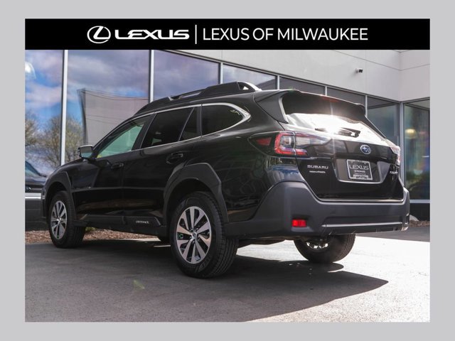 2024 Subaru Outback Premium's photo