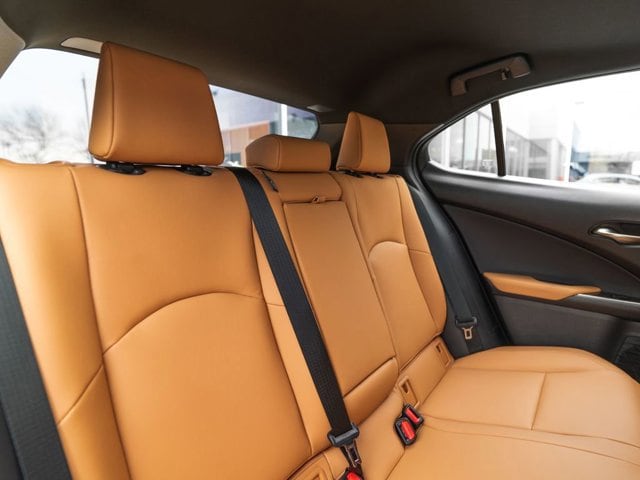 2026 Lexus UX Hybrid 300h Premium - Photo 36