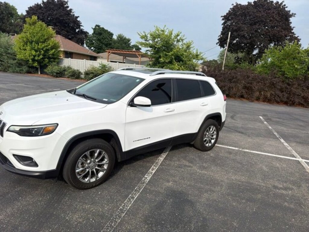 Used 2021 Jeep Cherokee Latitude Plus SUV