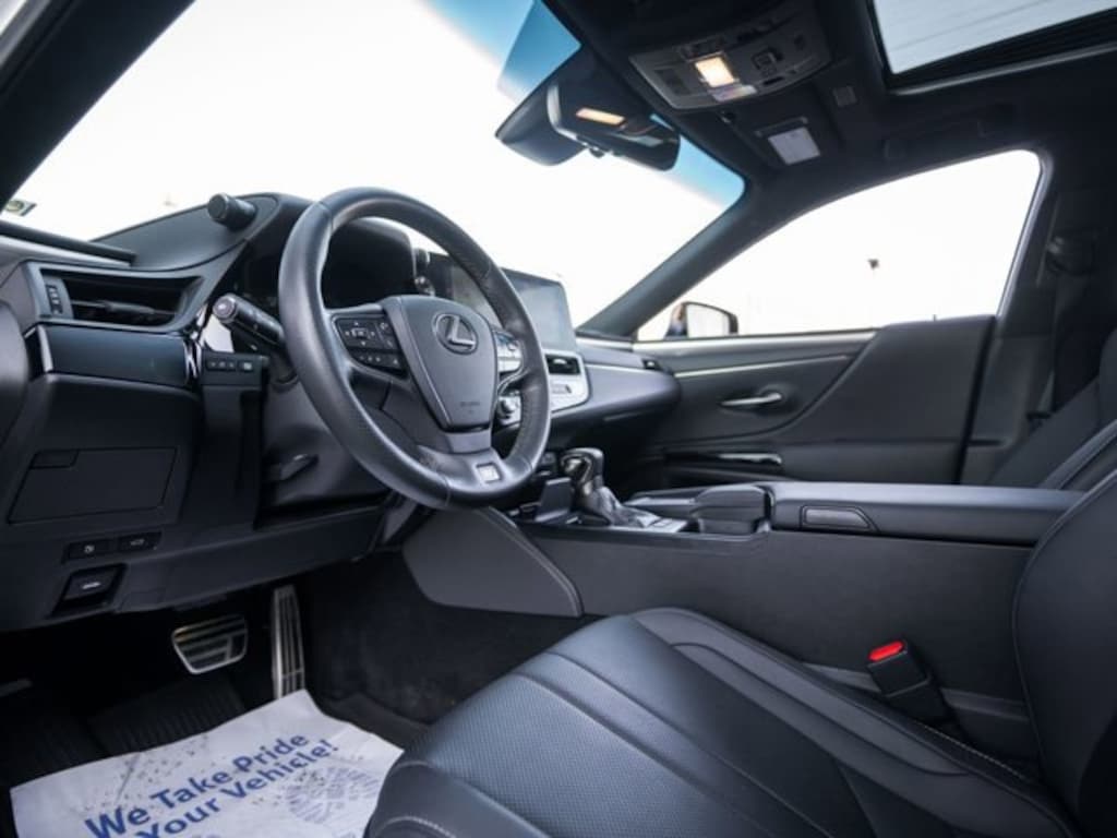 Certified 2022 Lexus ES 300h F SPORT Sedan