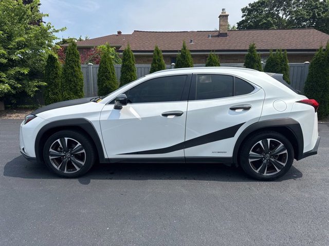 2021 Lexus UX 250h photo 3