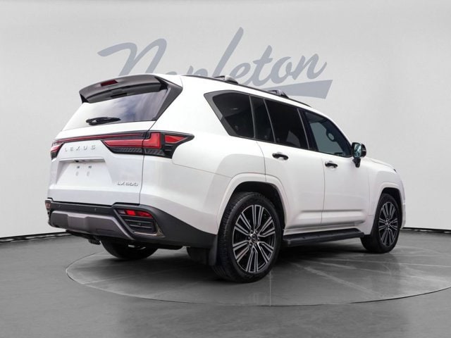 2024 Lexus LX Luxury - Photo 9