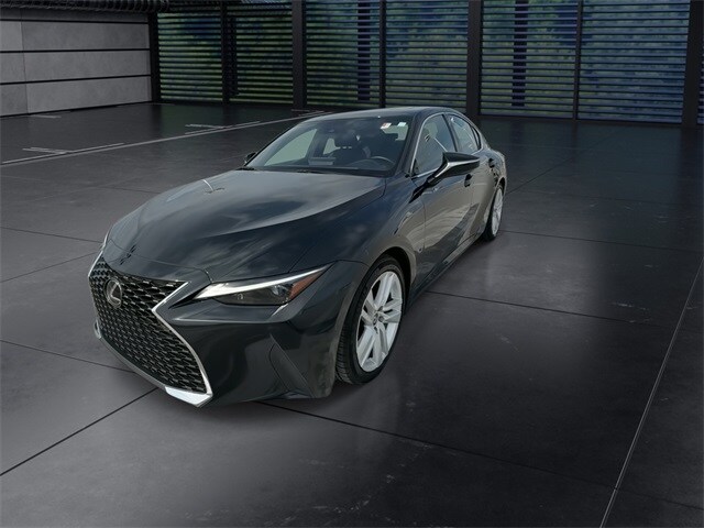 2024 Lexus IS 300 photo 4