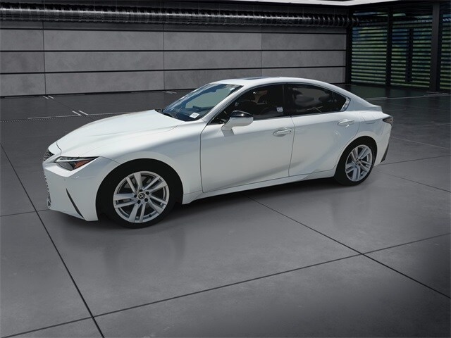 2024 Lexus IS 300 photo 4