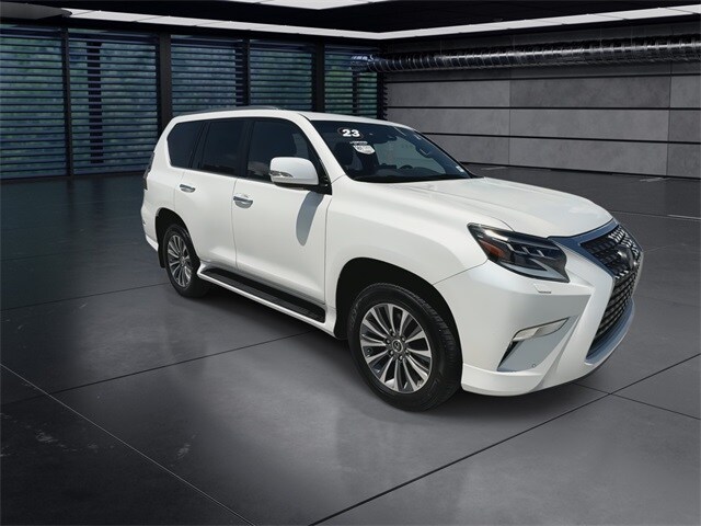 2023 Lexus GX 460 Luxury photo 2
