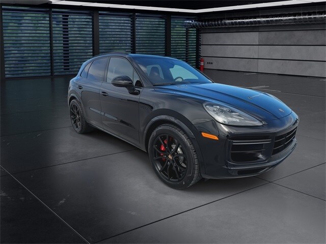 2021 Porsche Cayenne E-Hybrid Turbo S photo 2