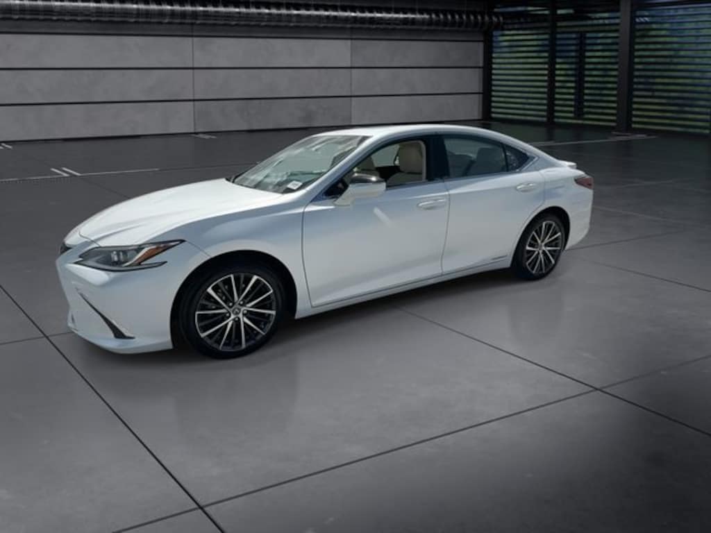 Certified 2022 Lexus ES 300h 300h Sedan