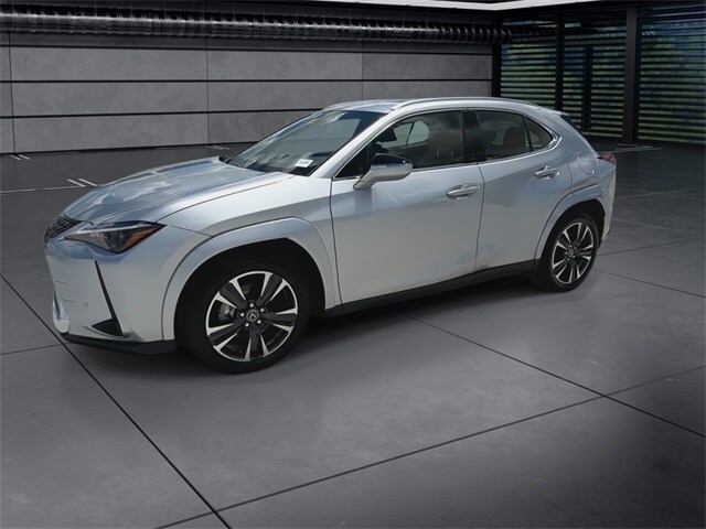 2025 Lexus UX Premium photo 4